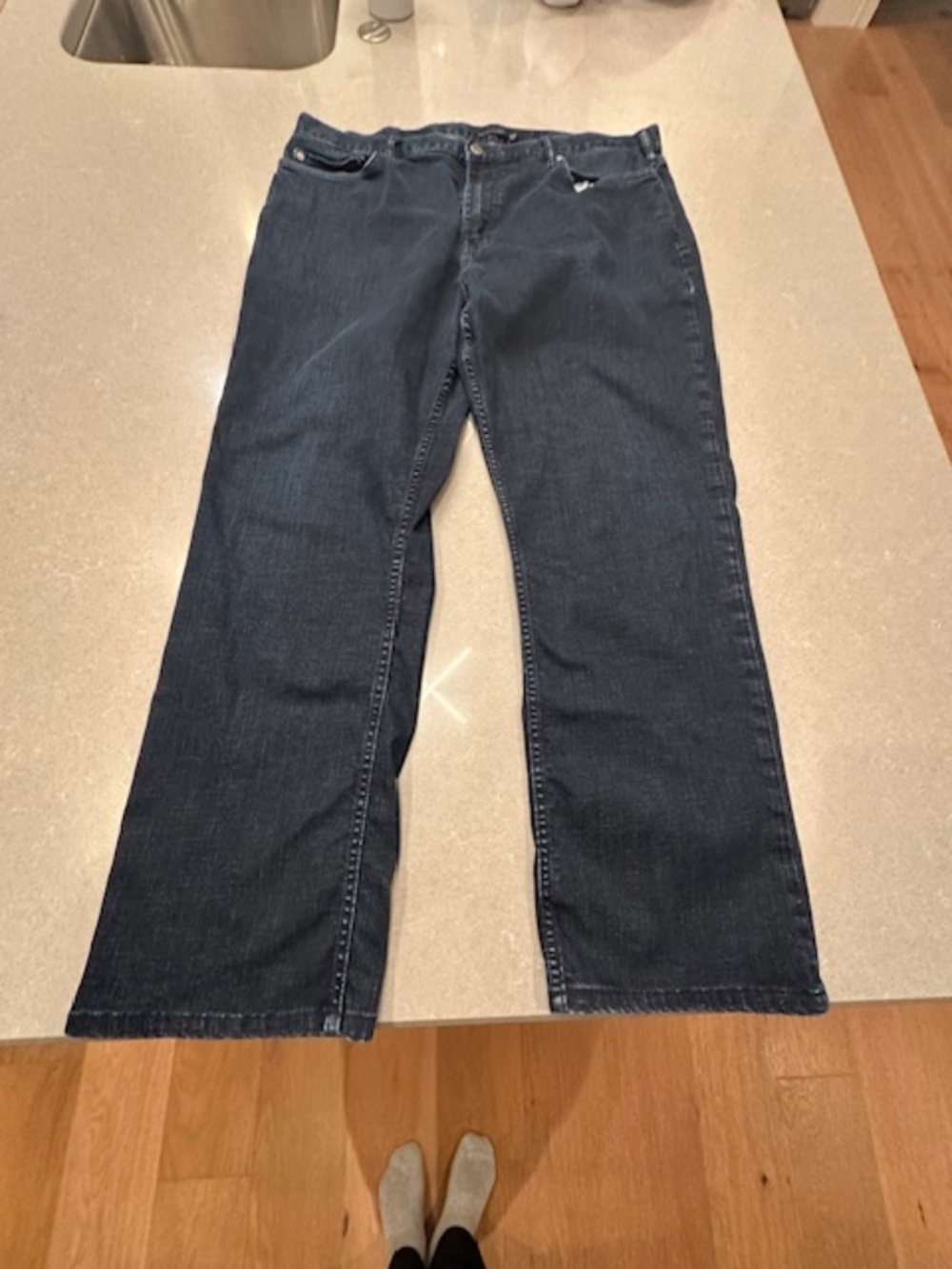 Banana Republic Men's Slim Fit 38x32 Straight Leg Darker Wash